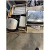 Image 3 : 2 TRAYS OF COOK WEAR INCLUDING CORNING WARE