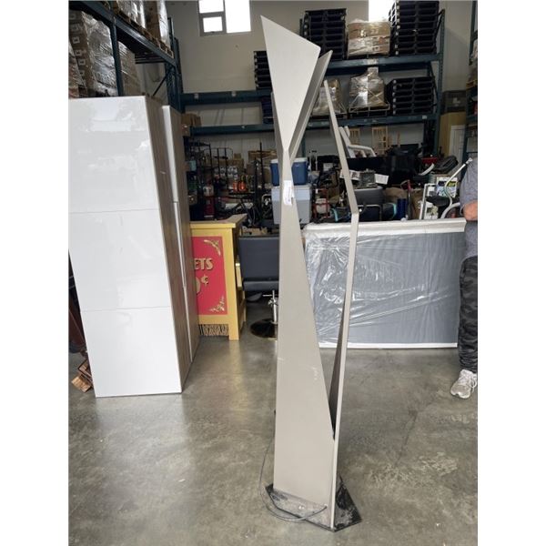 UNIQUE METAL FLOOR LAMP