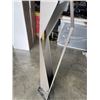 Image 3 : UNIQUE METAL FLOOR LAMP