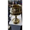 Image 1 : VINTAGE POLISHED BRASS LION HEAD BOWL