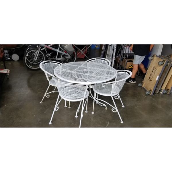 WHITE METAL PATIO TABLE AND 4 CHAIRS