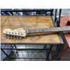 Image 4 : SQUIRE ELECTRIC GUITAR