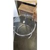 Image 4 : ROUND GLASS TOP SIDE TABLE AND METAL END TABLE