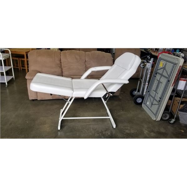 ADJUSTABLE SPA TREATMENT CHAIR