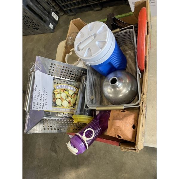 TRAY OF GOODS INCLUDING BBQ GRILL PAN, WIRE BASKET, 3 FRSBEES, HEADREST PILLOW