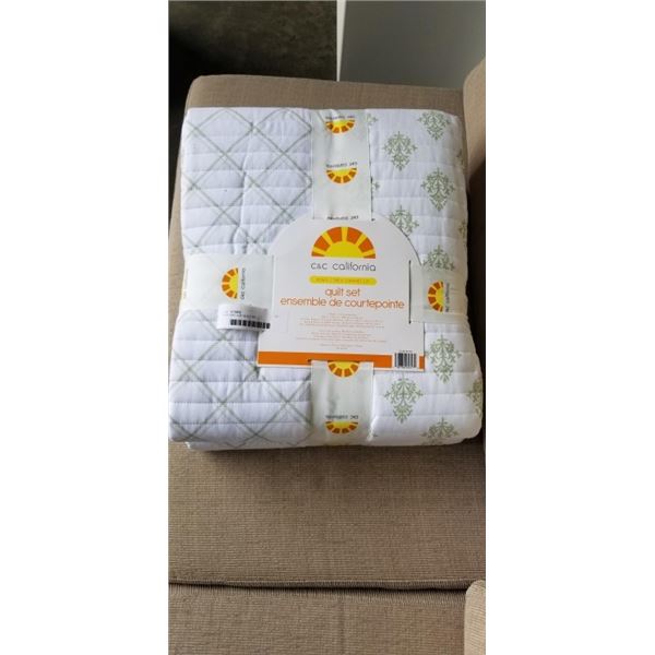 NEW KING SIZE QUILT SET