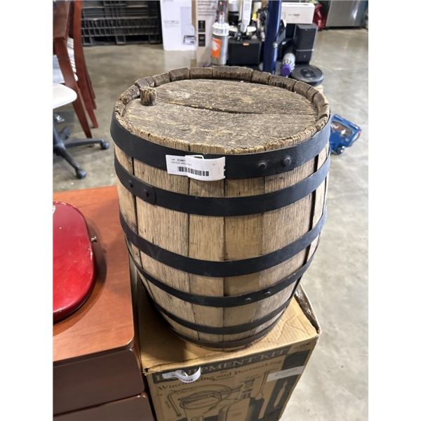 VINTAGE SMALL KEG
