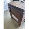 Image 5 : WOOD CASED COOLER W/ DRAIN