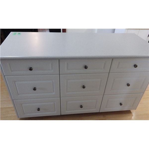 VERY HEAVY WILL NEED TO BRING 4 TO 6 PEOPLE TO LOAD ... custom built kitchen island