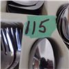 Image 4 : Tray of kitchen cutlery