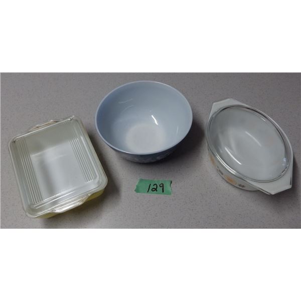 lot of pyrex  bakeware