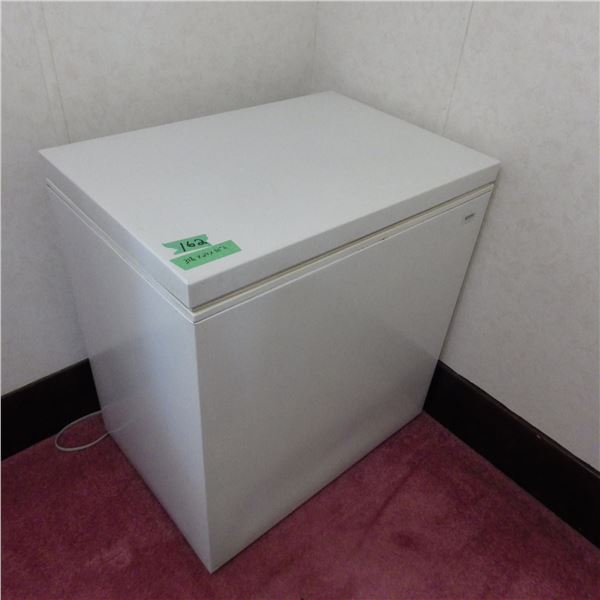 Apartment size kenmore Deep freeze