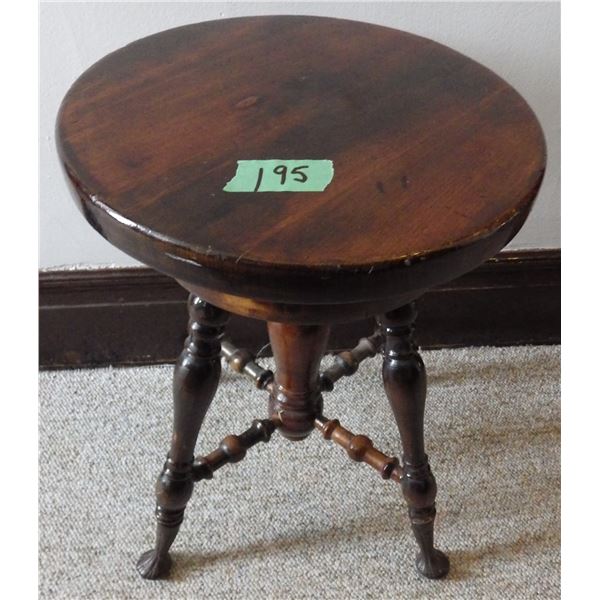 dresser with mirror