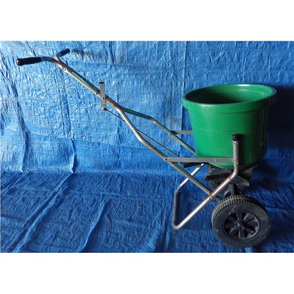 Lawn seed or fertilizer spreader