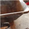Image 3 : Rubbermaid Yard cart