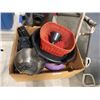 Image 1 : BOX LOT