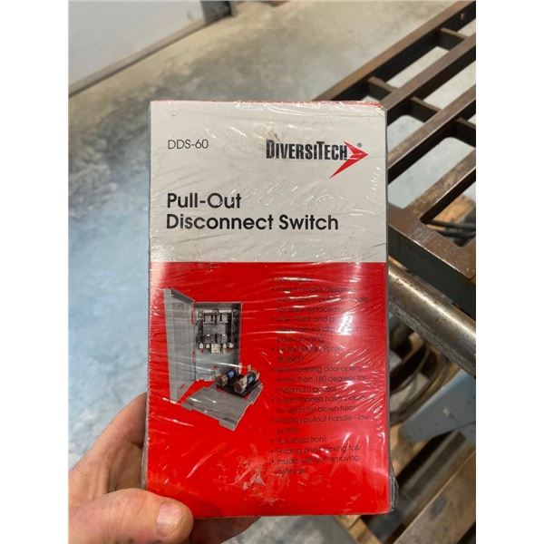 PULL-OUT DISCONNECT SWITCH