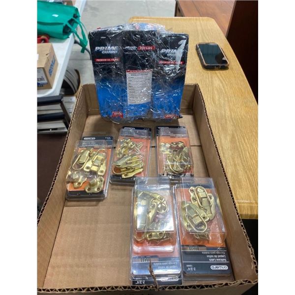 5 SETS OF SUITCASE LATCHES AND 3 OIL FILTERS