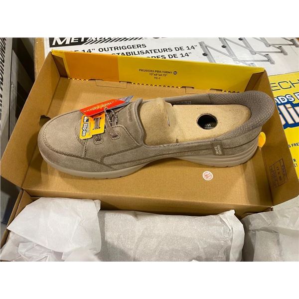 SIZE 10 WOMENS SKECHERS SLIP ONS