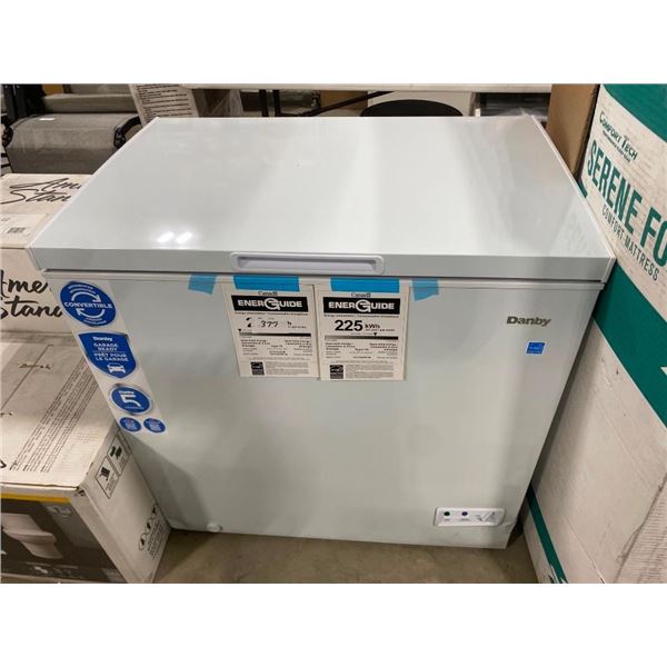 21.5X32.5X32.5IN DANBY DEEP FREEZER- HAS DINGS ON FRONT AND BACK