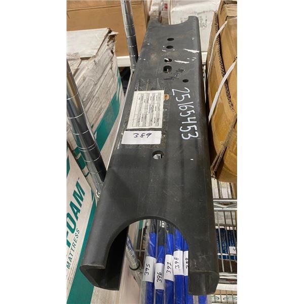 28 X 6 X 3-1/4 INCH PIECE OF HEAVY STEEL