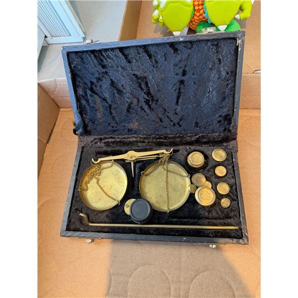 Balance scale