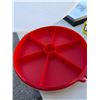 Image 1 : Tupperware container