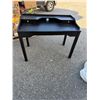 Image 1 : Desk 43 1/2" x 24" x 33 1/2" tall