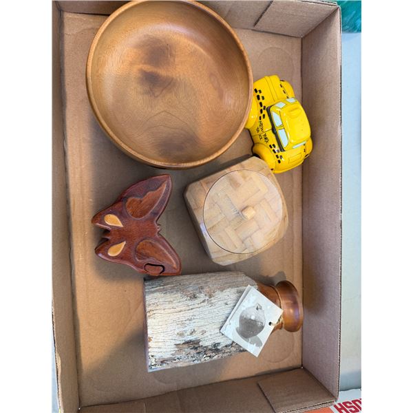Miscellaneous lot home decor