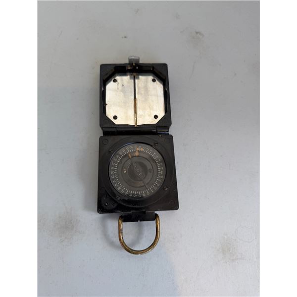 Magnetic marching compass