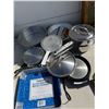 Image 1 : Kitchen items