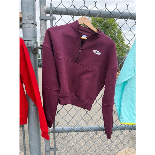 Reebok top size XS