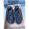 Image 1 : Adidas Yeezy shoes, 10