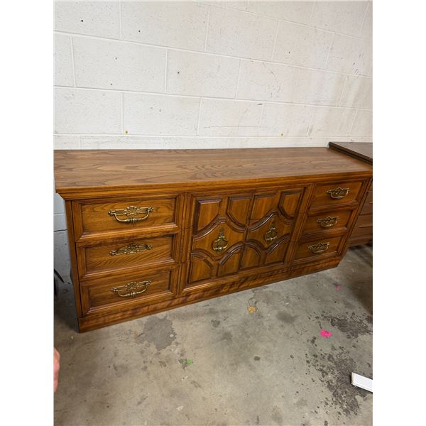 Dresser 68" x 18" x 29"