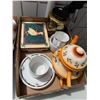 Image 1 : Tins, teapot, etc