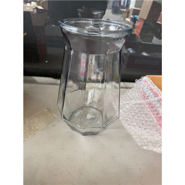 Glass vase