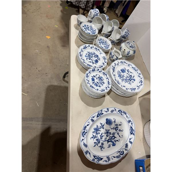 Blue DANUBE dishes