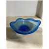 Image 1 : Blue dish