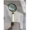 Image 1 : Magnifying glass