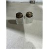 Image 1 : Salt and pepper shakers