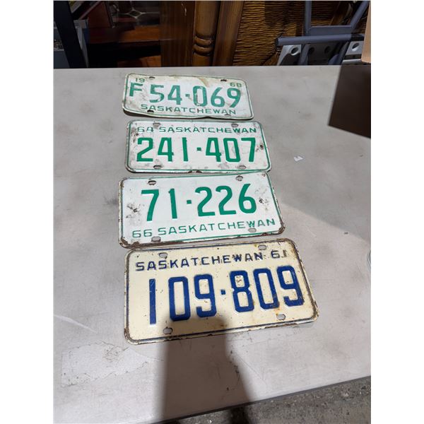 Vintage Saskatchewan license plates