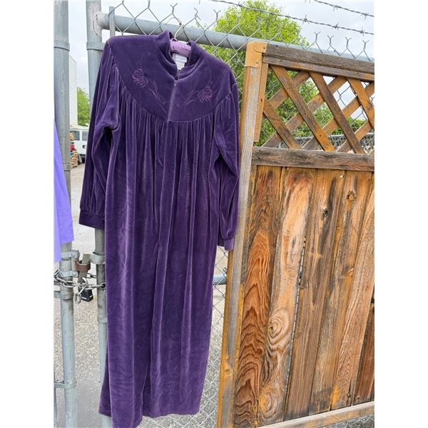 Vanity Fair large robe