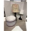 Image 1 : 2 lamps and extra shade