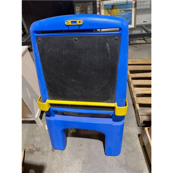 Easel