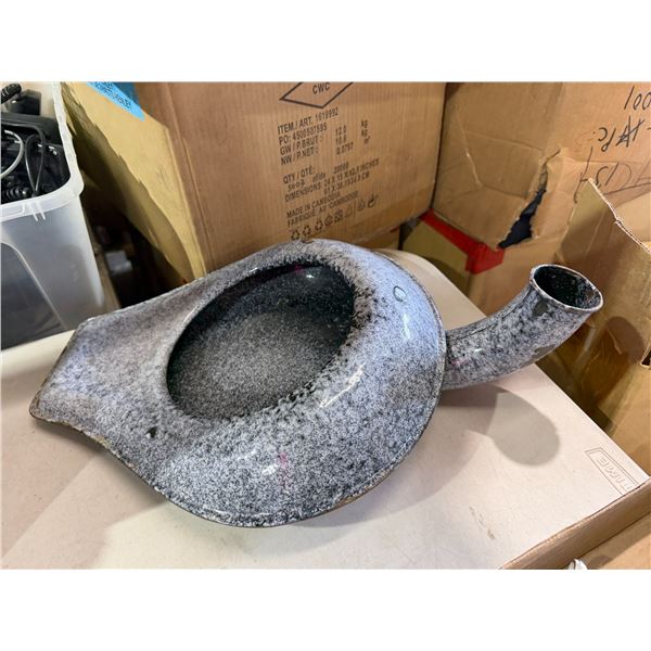 Tin enamel bed pan