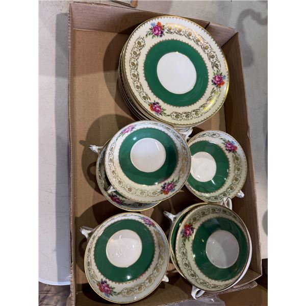 Versaillescups and saucers