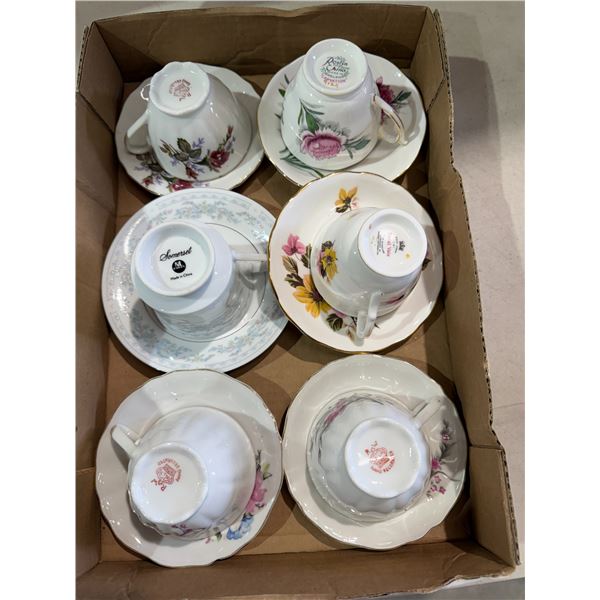 2 cups and saucers