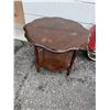 Image 1 : Side table