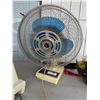 Image 1 : Table fan