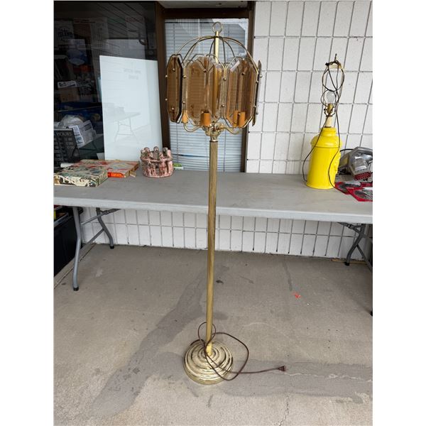 Floor lamp
